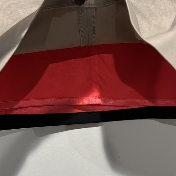 Tahari. Tahari skirt size US 4. - Picture 5 of 7